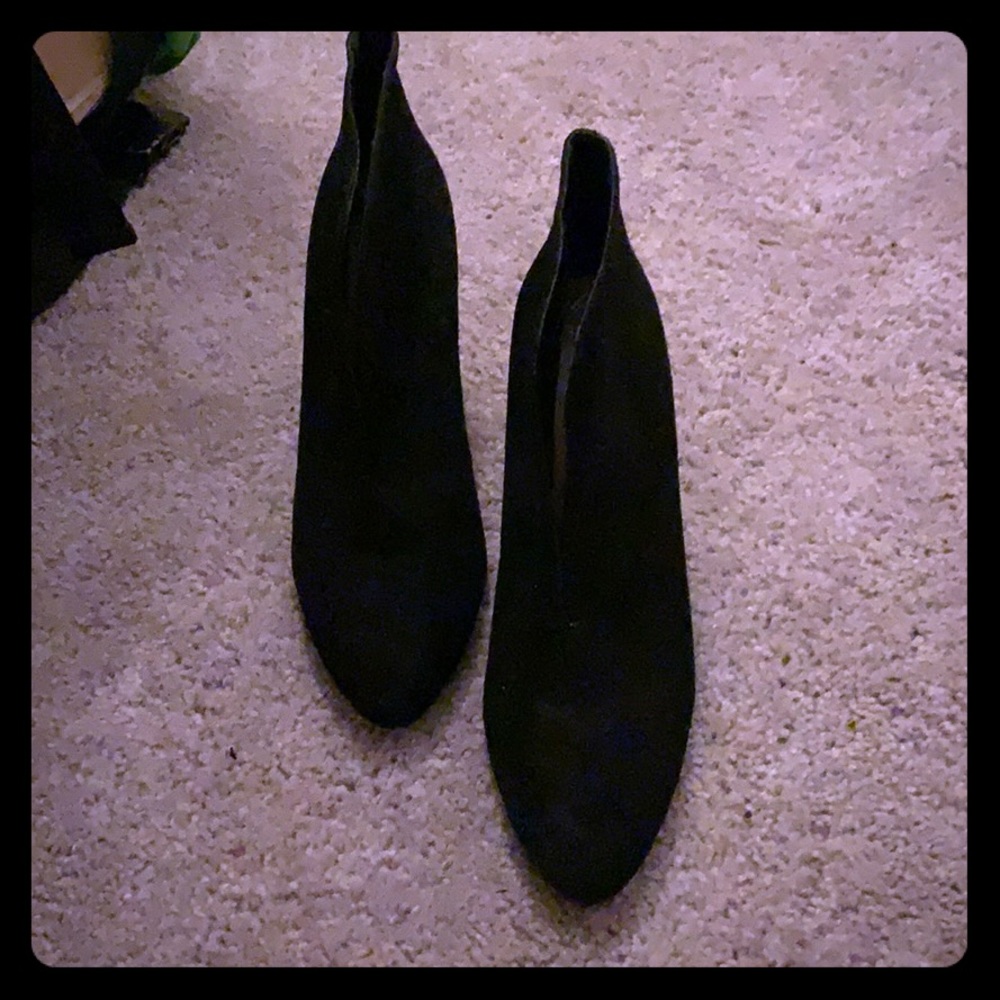 Deep V booties